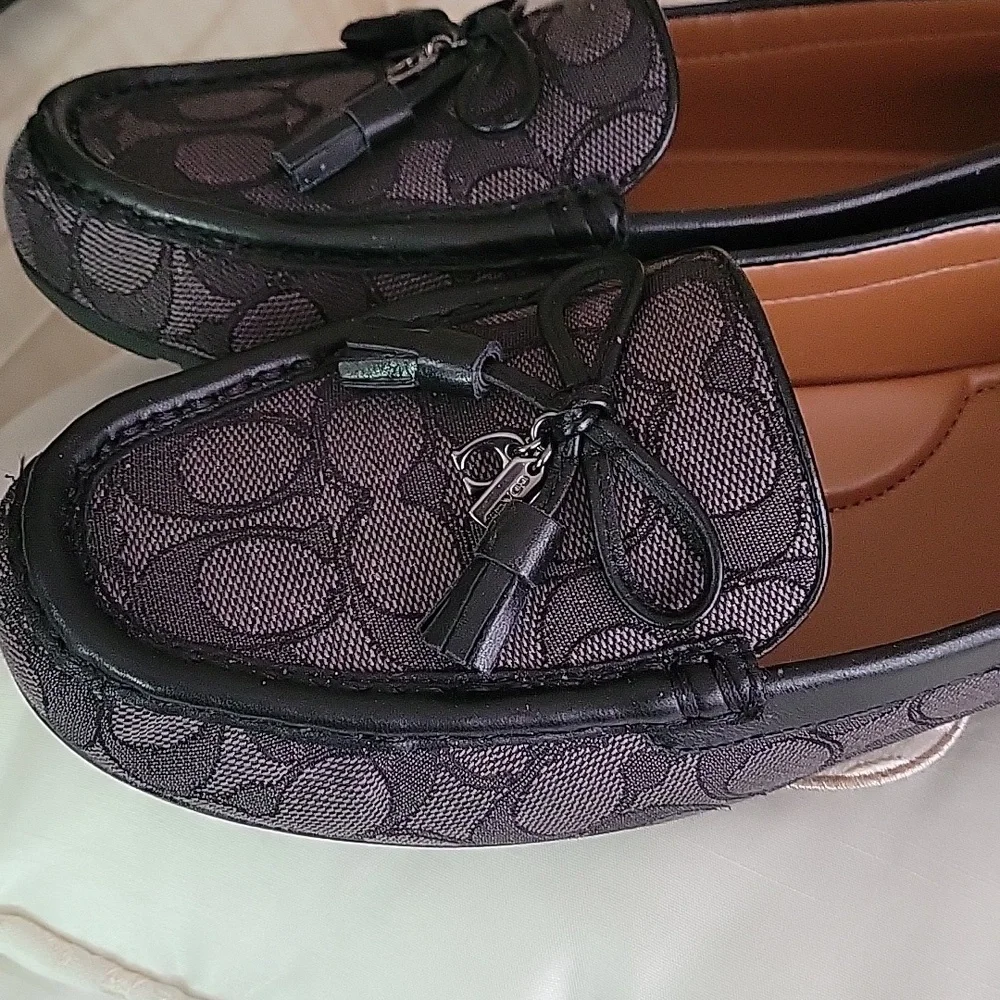 Shoes - Picture 3 of 11